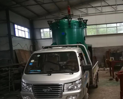 一台振动排渣过滤机发货了