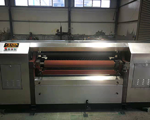 羊皮去肉机设备调试中